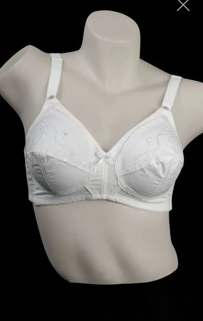 Pack of 5 - Rs:4000  Buy 2 Get 3 free  Comfort Minimizer Full Coverege Bra